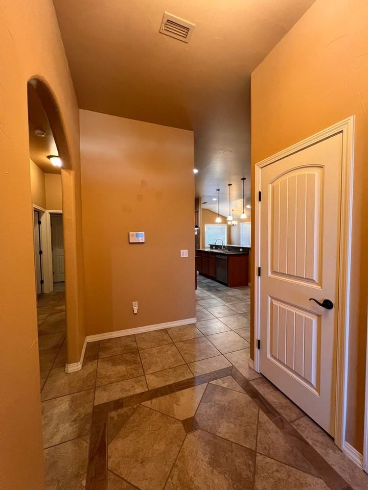 1202 Karabella Way - Photo 6 of 41