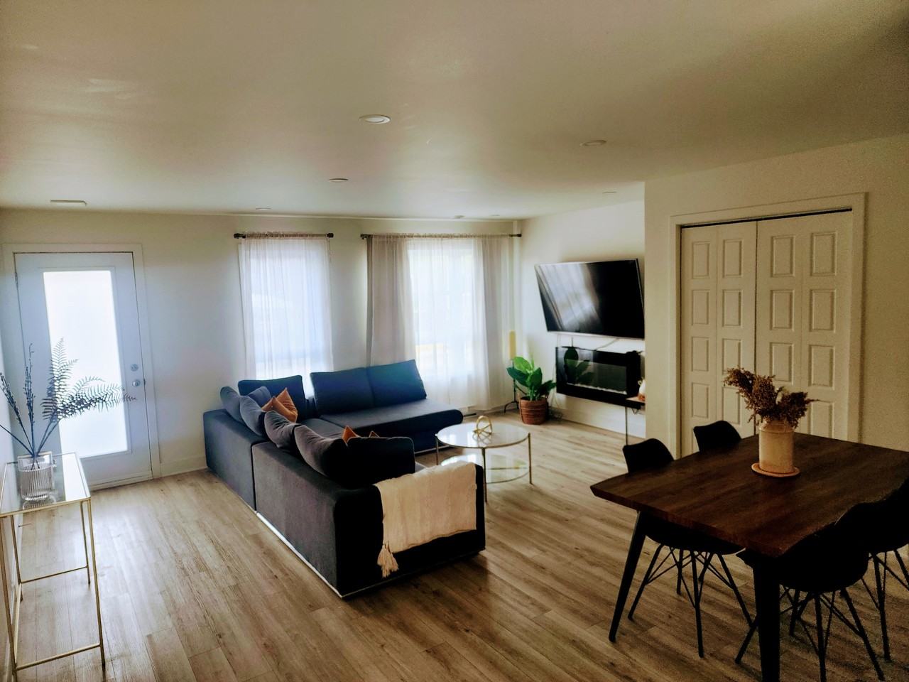 197 Rue Desmarchais - Photo 2 of 13