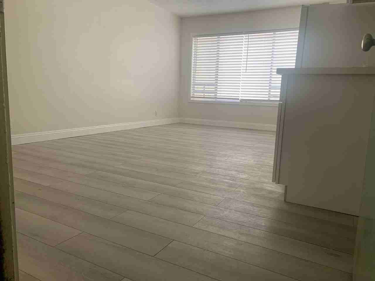 Sierra Vista 5452 - Photo 2 of 9