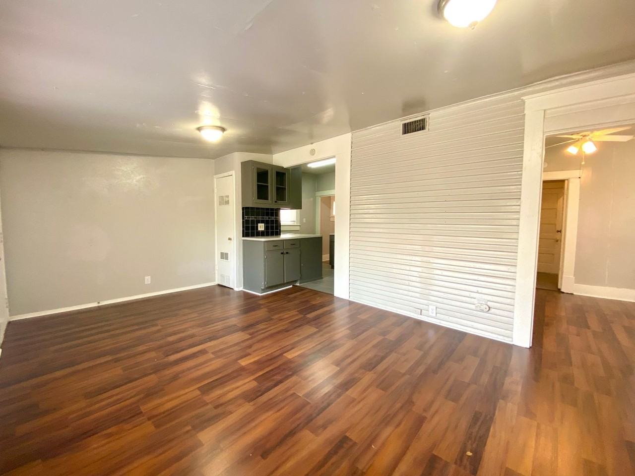 30th-407 E - Photo 7 of 47