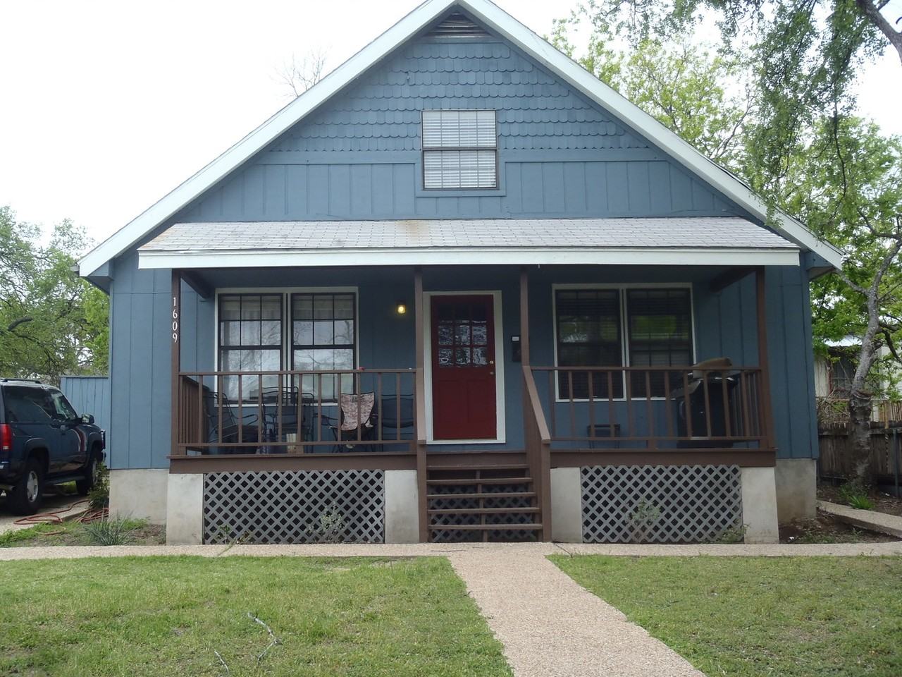 1609 W 11th St - Photo 2 of 28