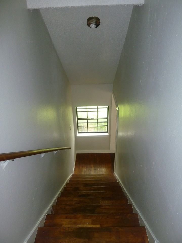 1609 W 11th St - Photo 3 of 27