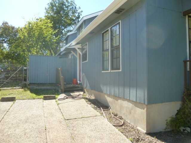 1609 W 11th St - Photo 4 of 27