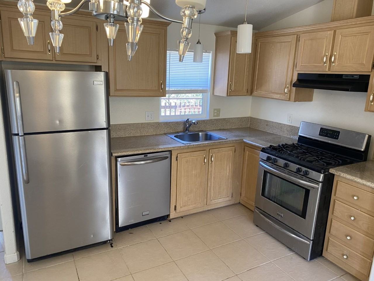 2384 Heinemann Dr - Photo 3 of 18