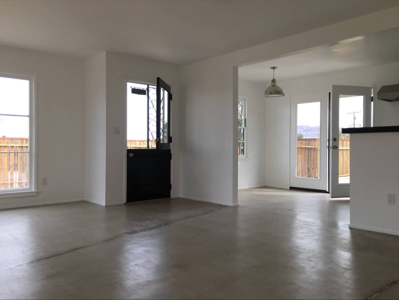 5808 Wainwright Ave - Photo 4 of 15