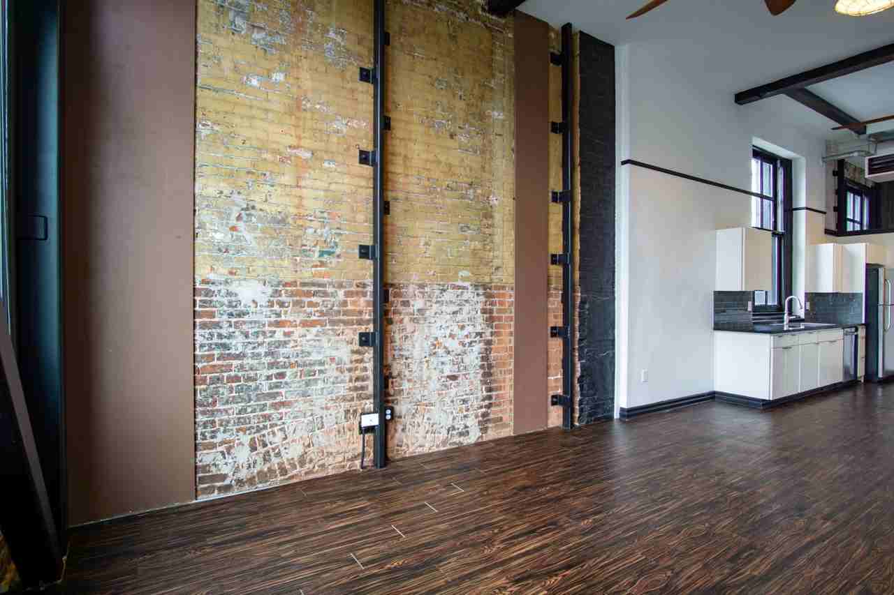 1011 N Killingsworth St #3 - Photo 4 of 20