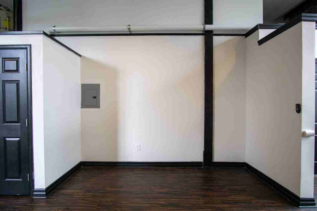 1011 N Killingsworth St #3 - Photo 7 of 20