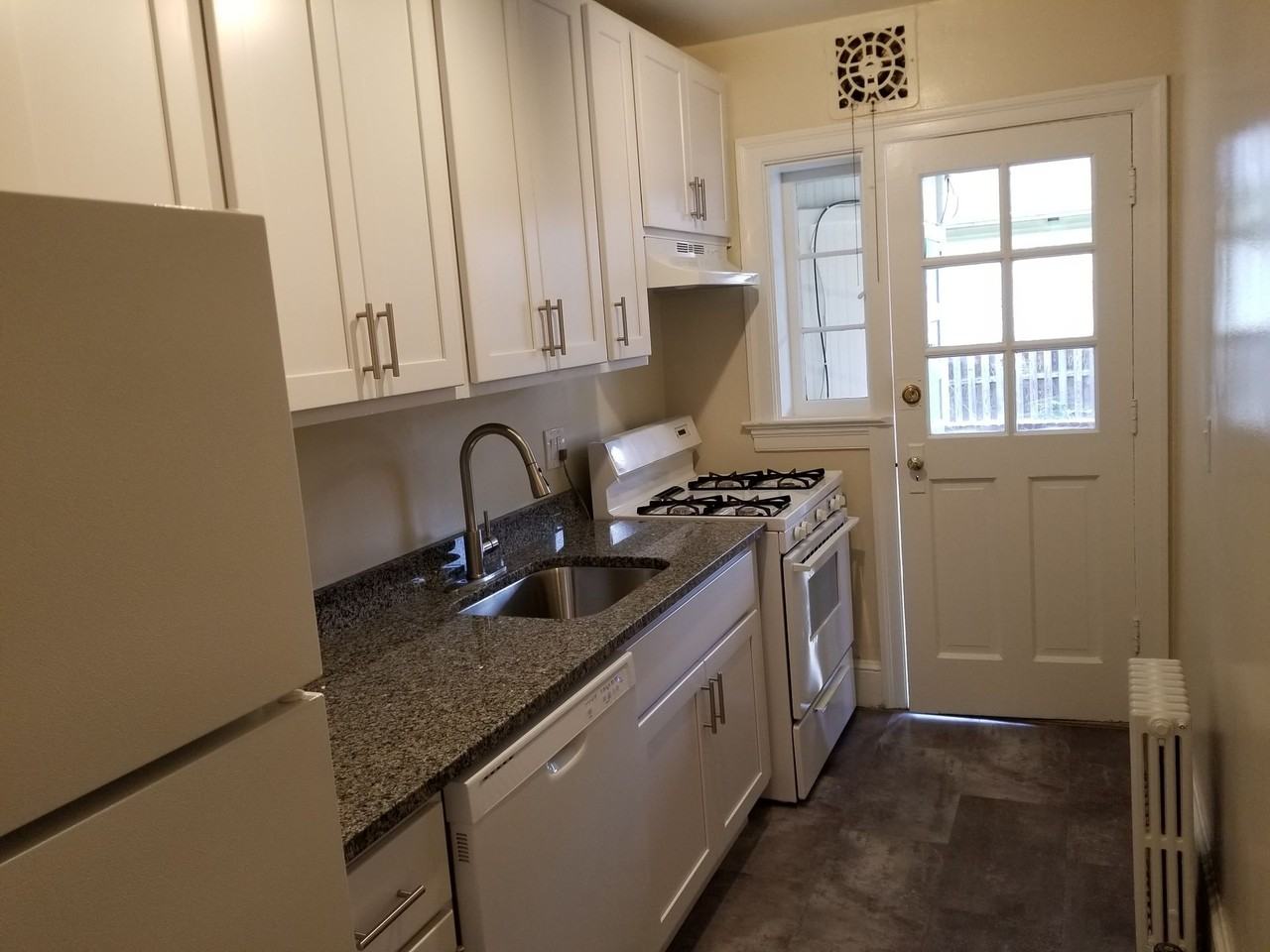 Mount Vernon Ave Apartments - Photo 7 of 18