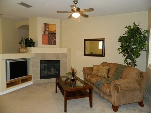 272 Caples Dr - Photo 2 of 8