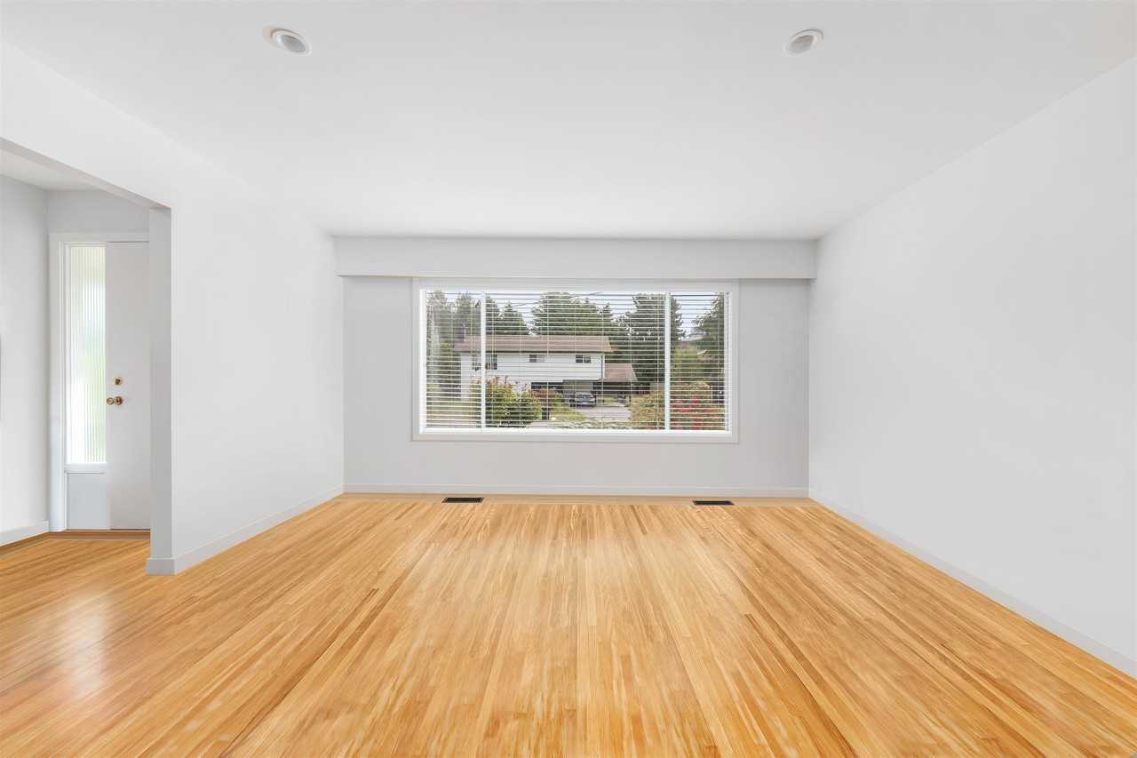 1751 55 Street - Photo 2 of 19