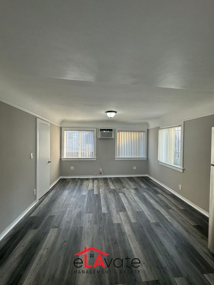 10822 Ventura Blvd. - Photo 3 of 50