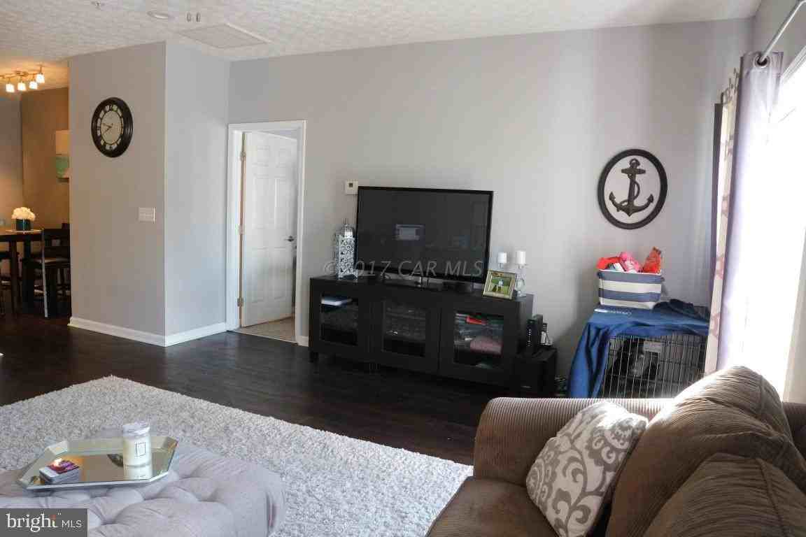 9118 Clubhouse Dr #1 - Photo 3 of 9