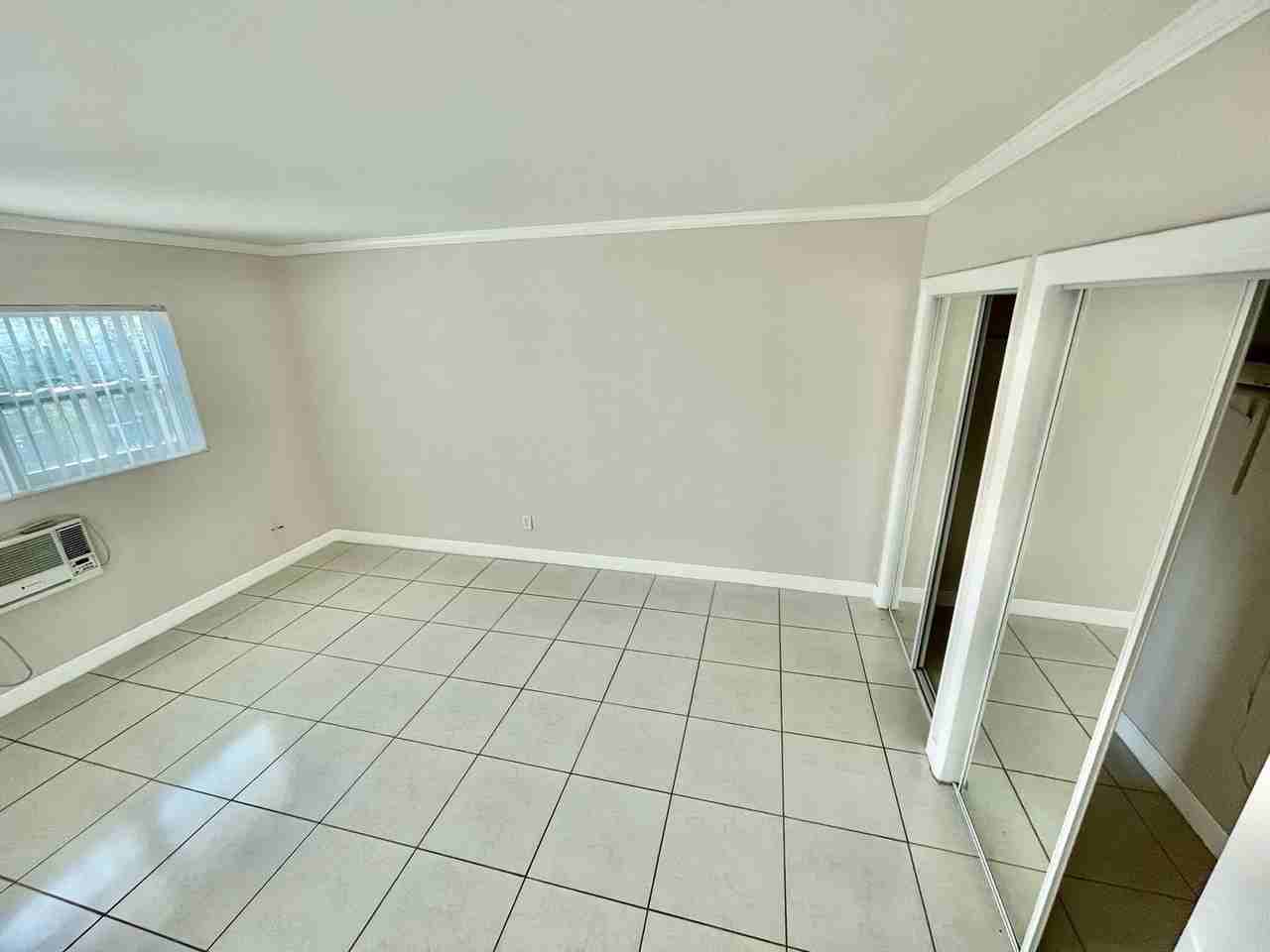 11605 Canal Dr - Photo 4 of 10