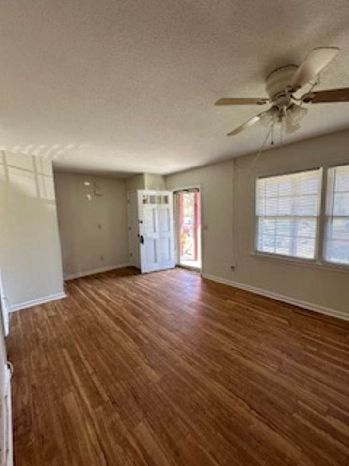115 Brush Blvd - Photo 3 of 13