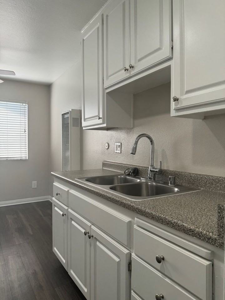 143 Pacific Pointe South Apartments N Tustin Ave, Santa Ana, CA 92780