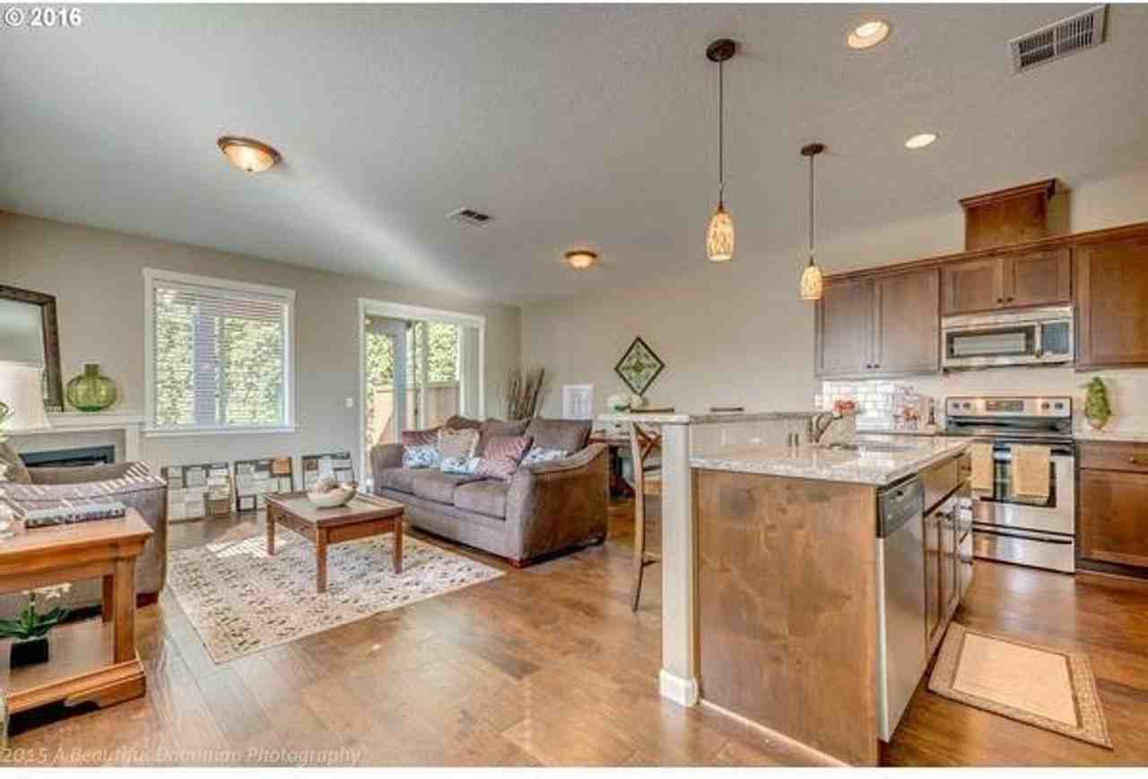 2610 Northeast 131st Court - Photo 3 of 5