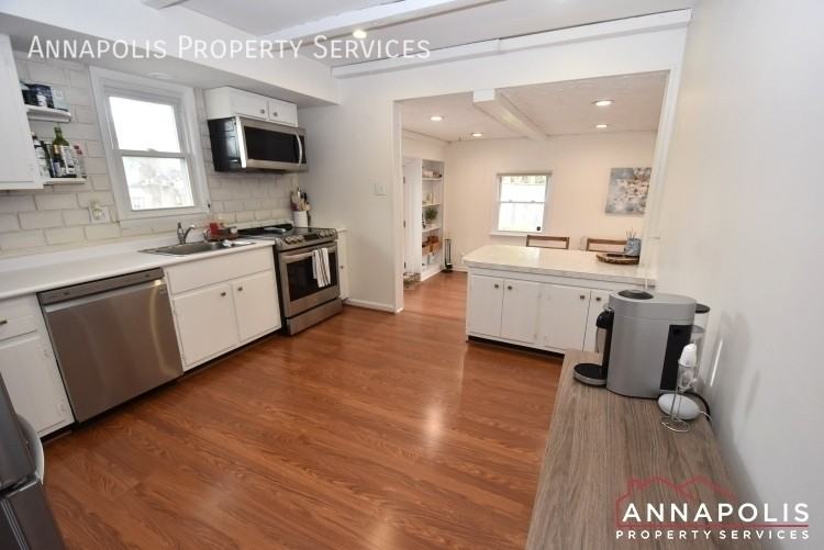 306 Pine Cir - Photo 2 of 29