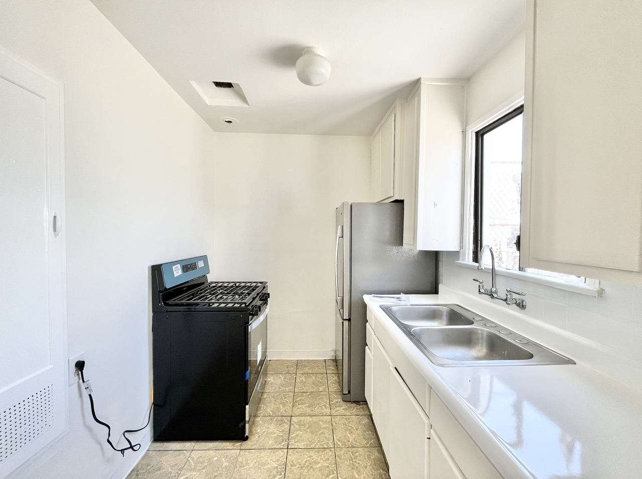 3617 Crest Dr #A - Photo 2 of 11