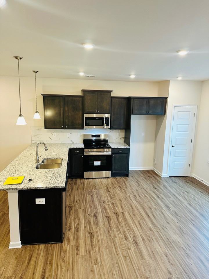 25 Pinnacle Way #25 - Photo 3 of 10