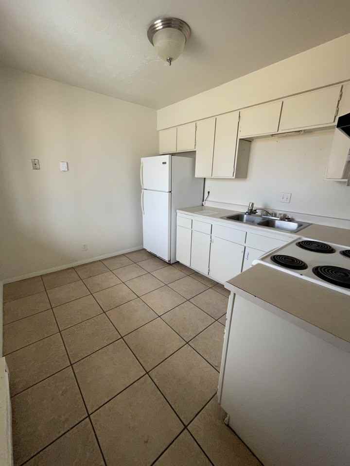 2412 Rice Ave Nw #D3 - Photo 3 of 10