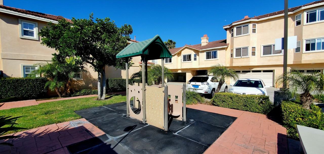 9880 11th St - Photo 2 of 23