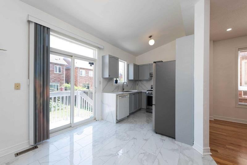 3422 Fountain Park Avenue - Photo 3 of 21