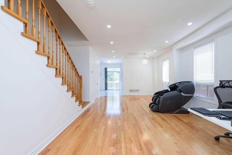 3422 Fountain Park Avenue - Photo 2 of 21