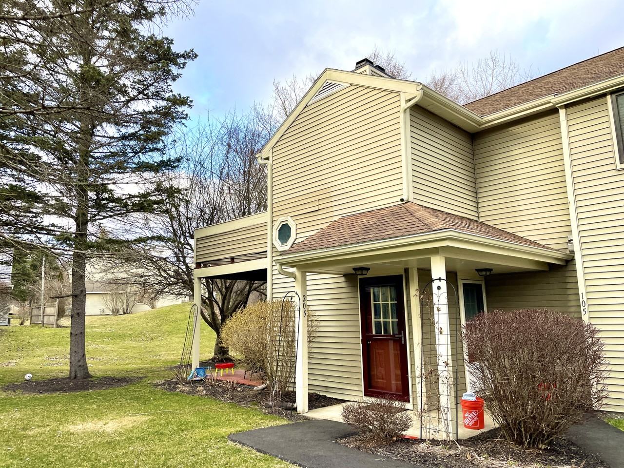 205 Victory Way - Photo 2 of 21