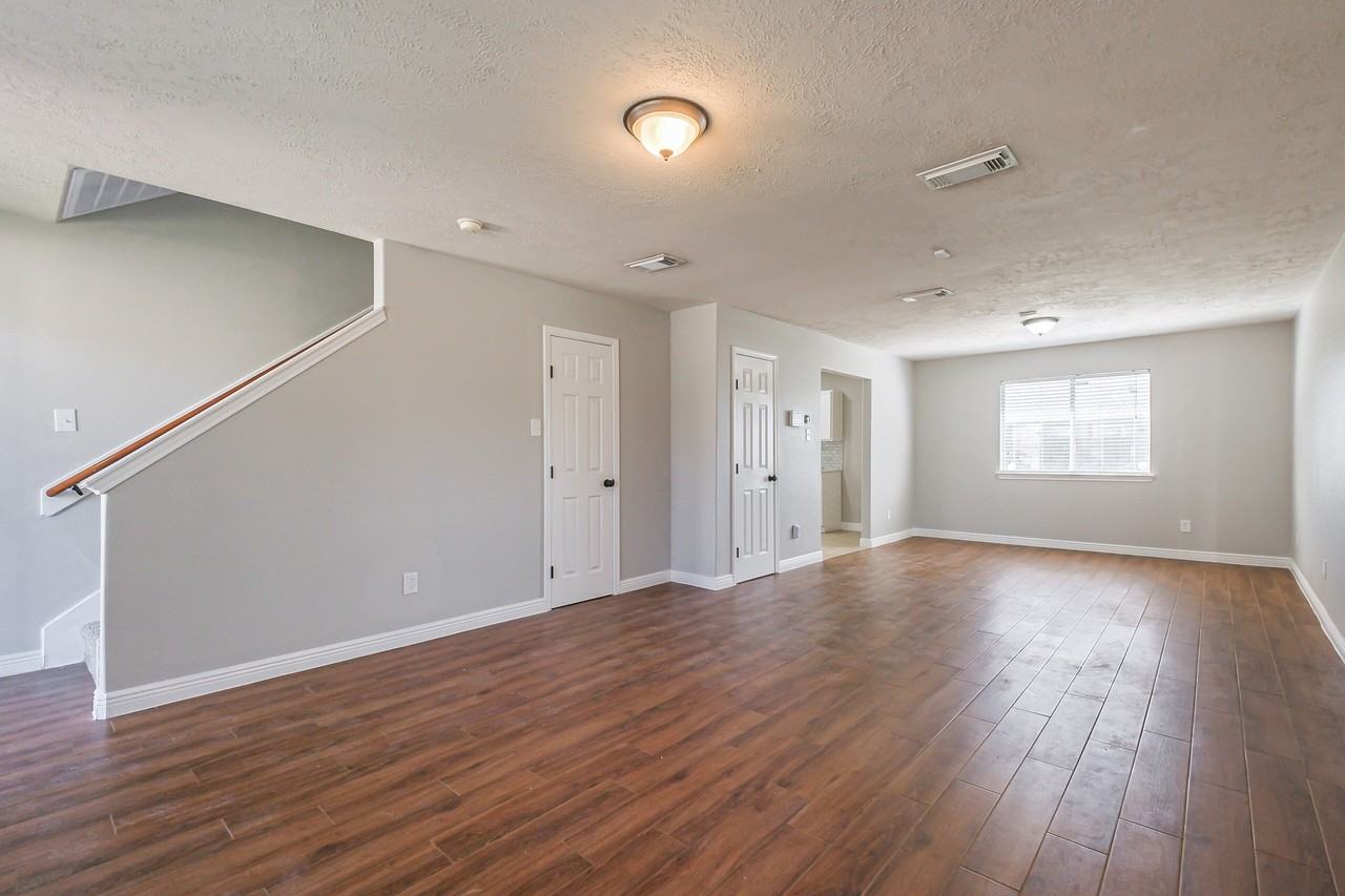 12402 Greenmesa Dr #NA - Photo 4 of 38
