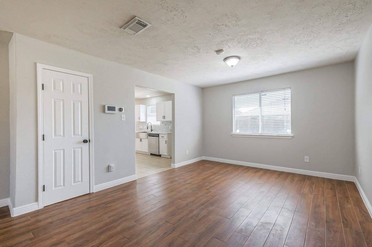 12402 Greenmesa Dr #NA - Photo 5 of 38