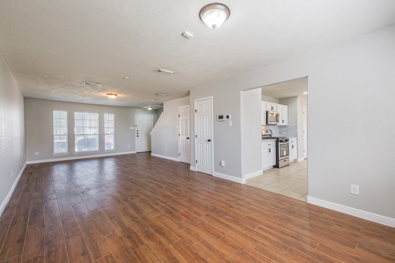 12402 Greenmesa Dr #NA - Photo 6 of 38