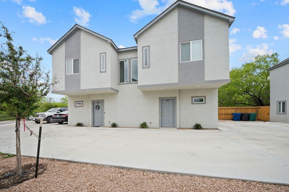 6407 Marcum Dr - Photo 3 of 25