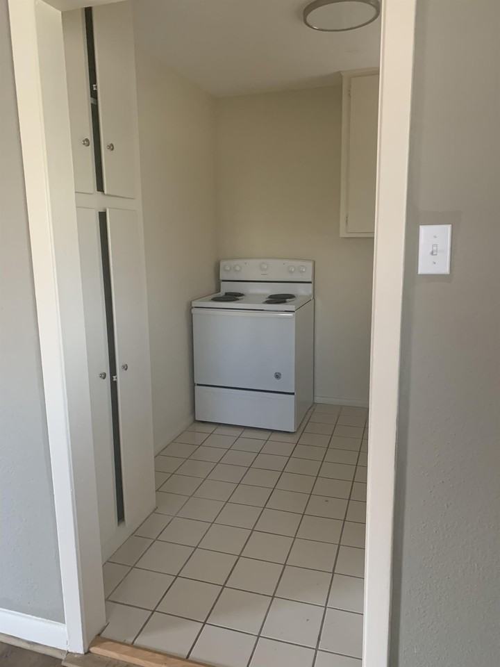 5902 Ardmore St #02-17 - Photo 3 of 10