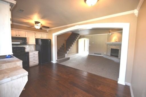 400 NE 6th St #C - Photo 2 of 8