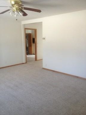 202 Sunset Dr - Photo 3 of 11