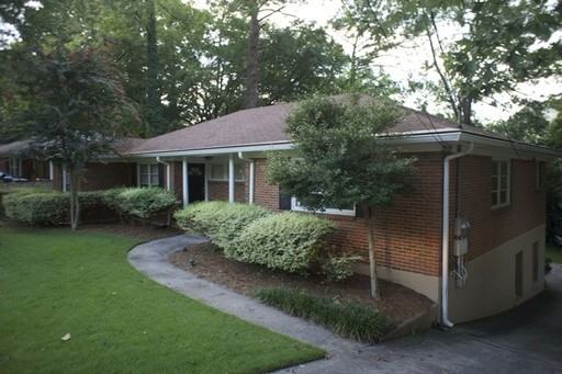 582 Wimbledon Rd NE - Photo 2 of 3