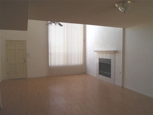 1179 John Phelan Dr - Photo 2 of 12