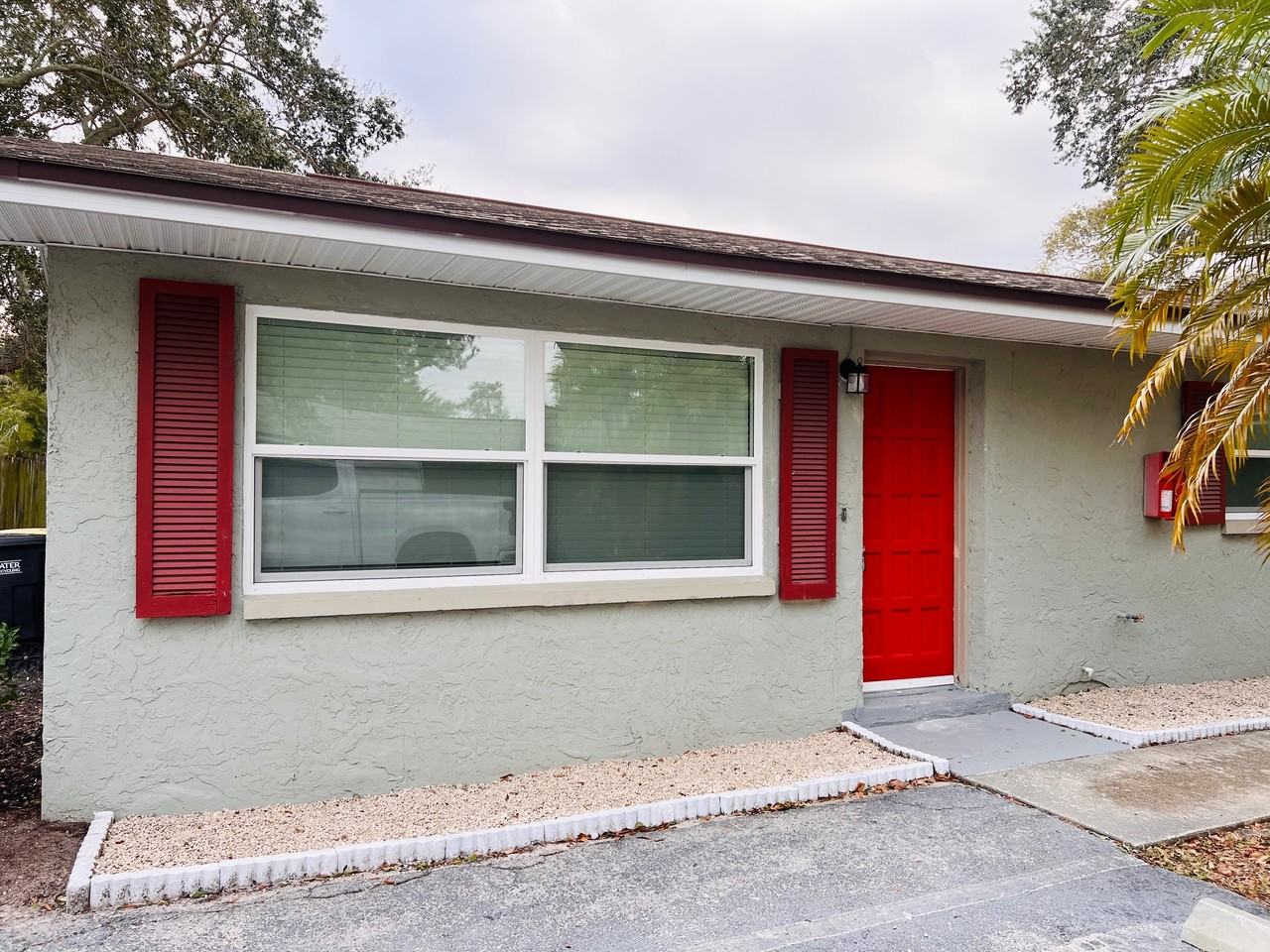 1506 Leo Lane East - Photo 2 of 8