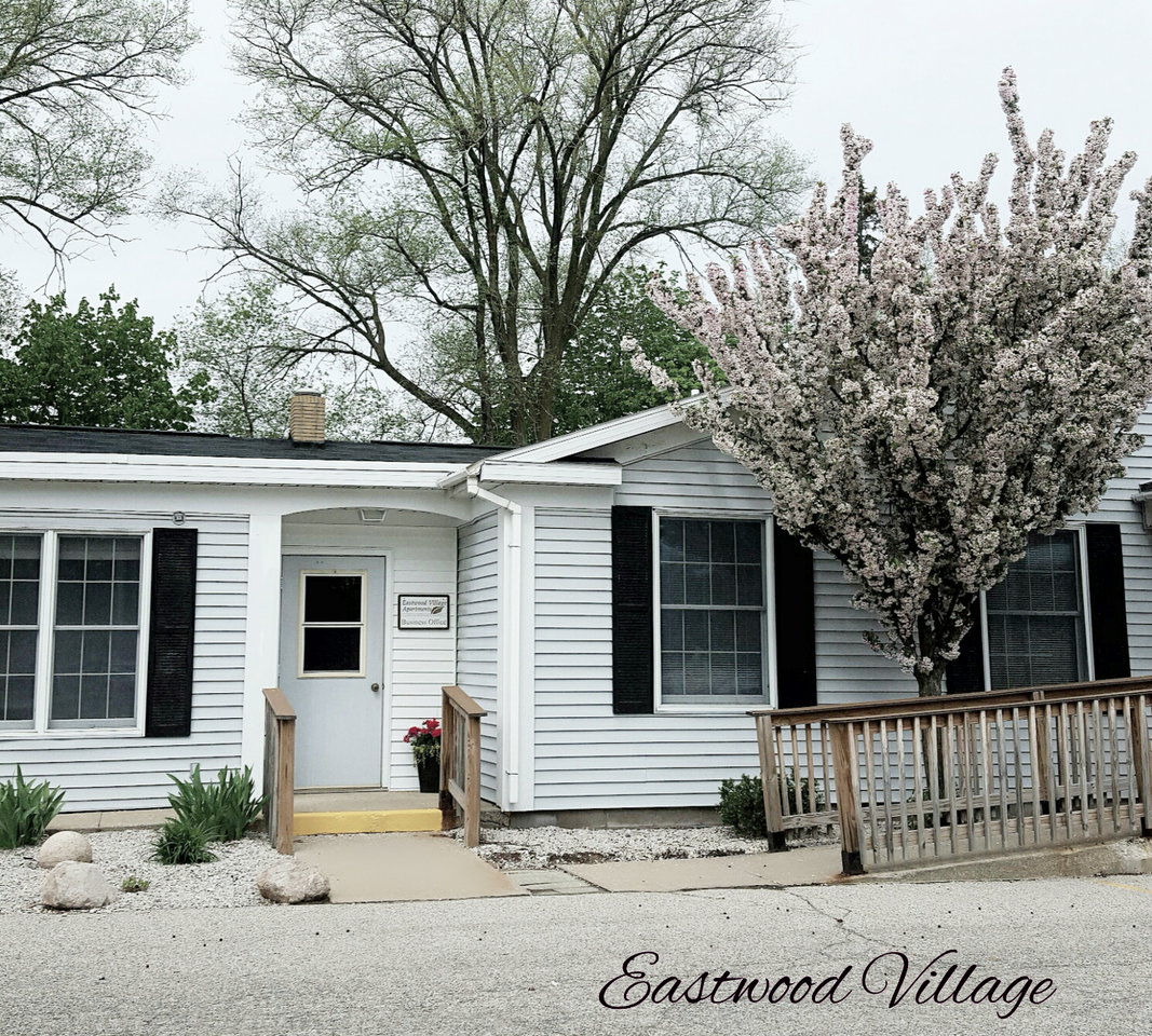 Eastwood Village Apartments - Photo 6 of 13