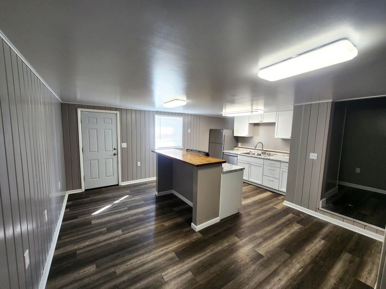 1721 9th St - Photo 7 of 36