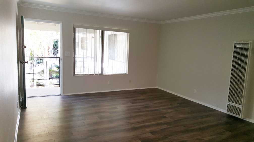 48 Broadmoor Plaza - Photo 2 of 10