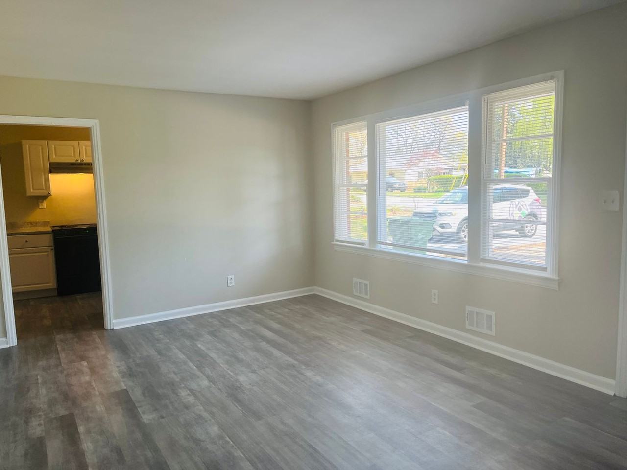 2695 Altaview Dr Se - Photo 3 of 23