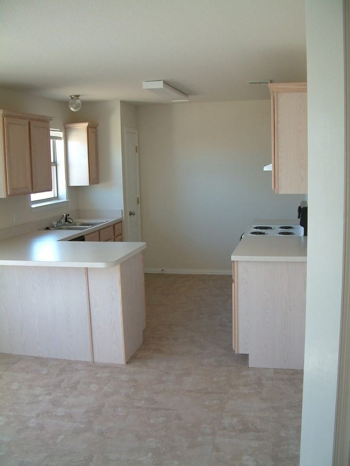 712 Oak Park Dr - Photo 2 of 2