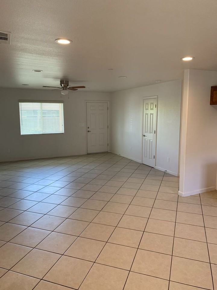 145X G St - Photo 3 of 12