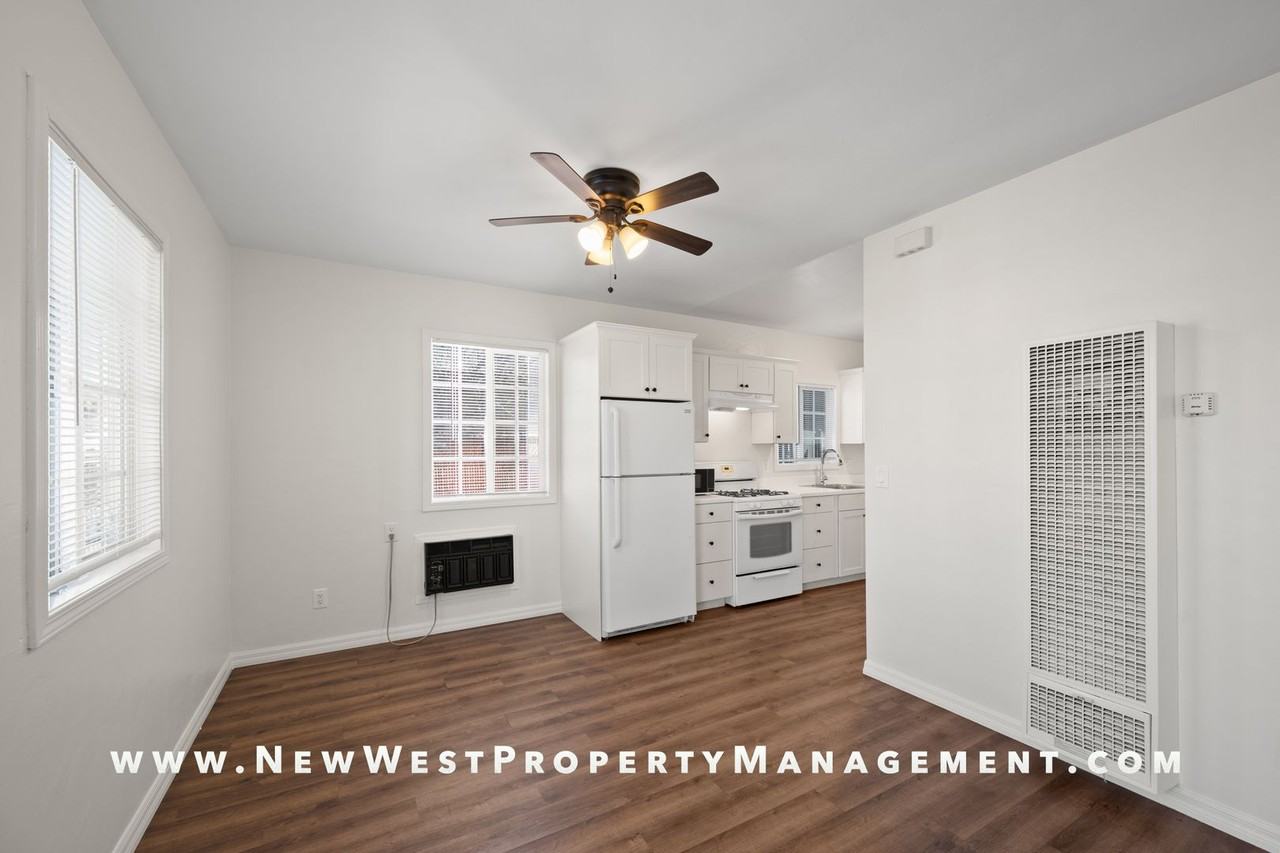 1043 Sampson St #A - Photo 6 of 25