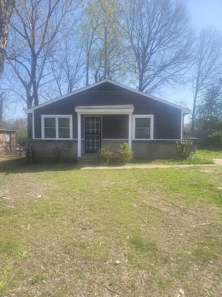 3690 Ford Rd - Photo 2 of 10