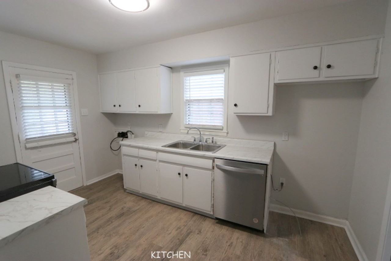 1648 Ivy Rd - Photo 2 of 11