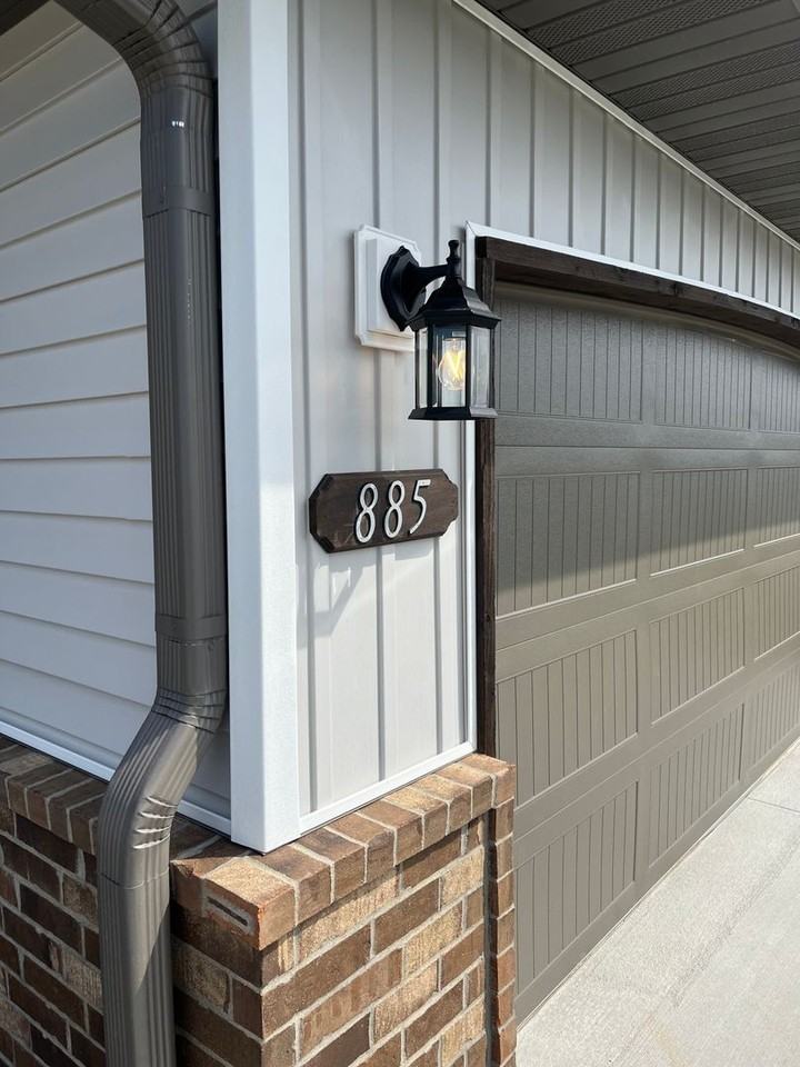 885 S Parkside Cir - Photo 2 of 23