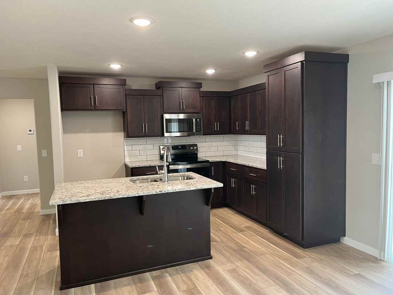 885 S Parkside Cir - Photo 7 of 23