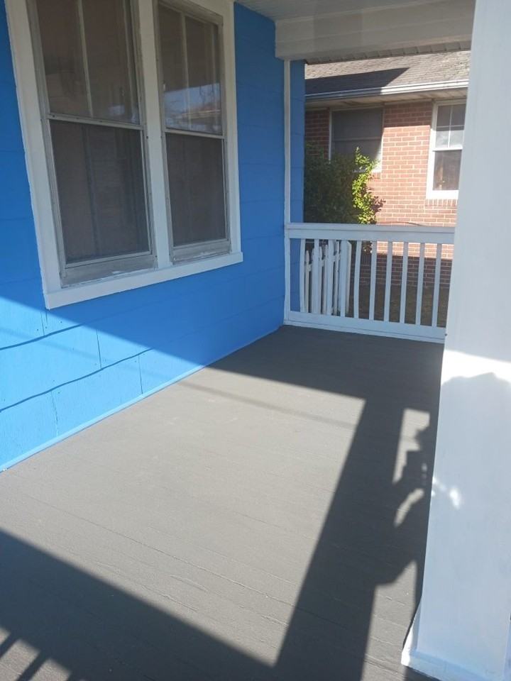 208 Lincoln St - Photo 2 of 18